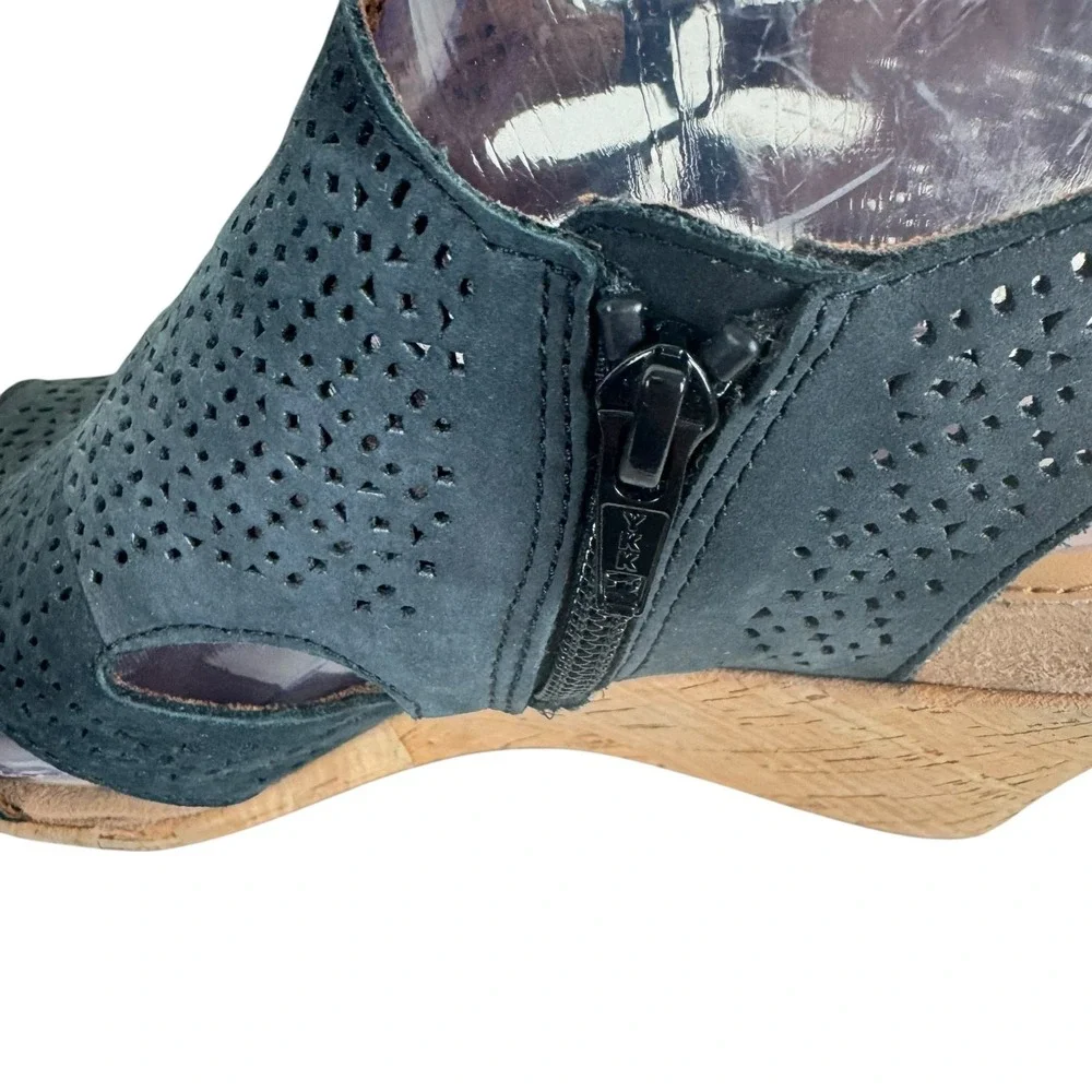 Rockport Cobb Hill Jana Leather‎ Gray Perforated Cork Wedge Sandals Women's Sz 8